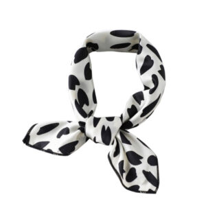 Cocobella MILANO WHITE LEOPARD SATIN KUVIOLLINEN HUIVI